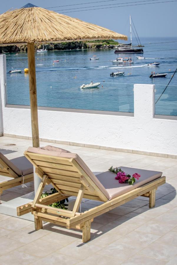 Laia Seafront Luxury Apartments Agia Pelagia  Buitenkant foto