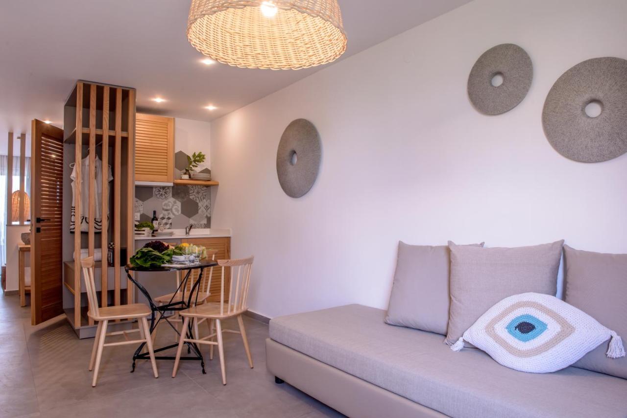 Laia Seafront Luxury Apartments Agia Pelagia  Buitenkant foto