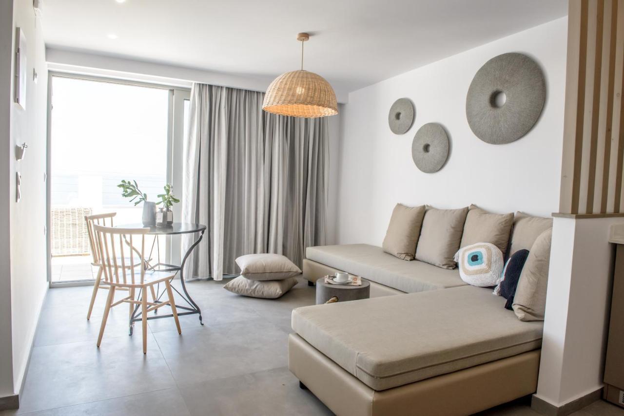 Laia Seafront Luxury Apartments Agia Pelagia  Buitenkant foto