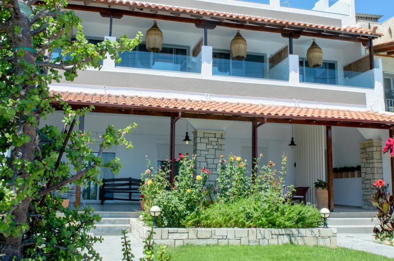 Laia Seafront Luxury Apartments Agia Pelagia  Buitenkant foto